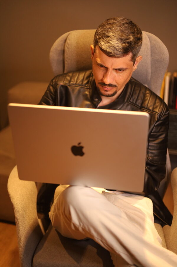 Retrato profissional esquerdo